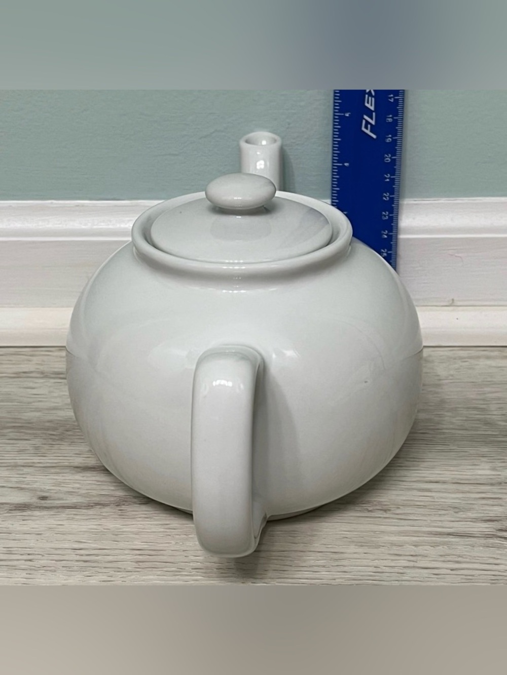 White Ceramic Teapot - Picture 5 of 12